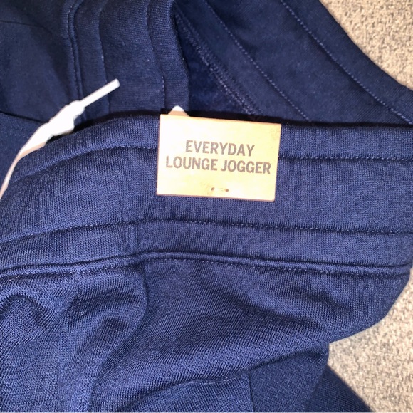 NWT Pink Victoria’s Secret Navy Blue Everyday Lounge Jogger - Picture 12 of 13